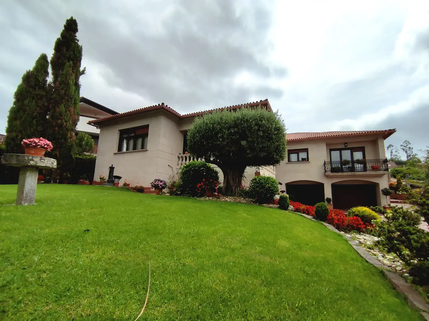 Vista exterior de Casa o xalet en venda en Gondomar amb Jardí privat, Parquet i Terrassa