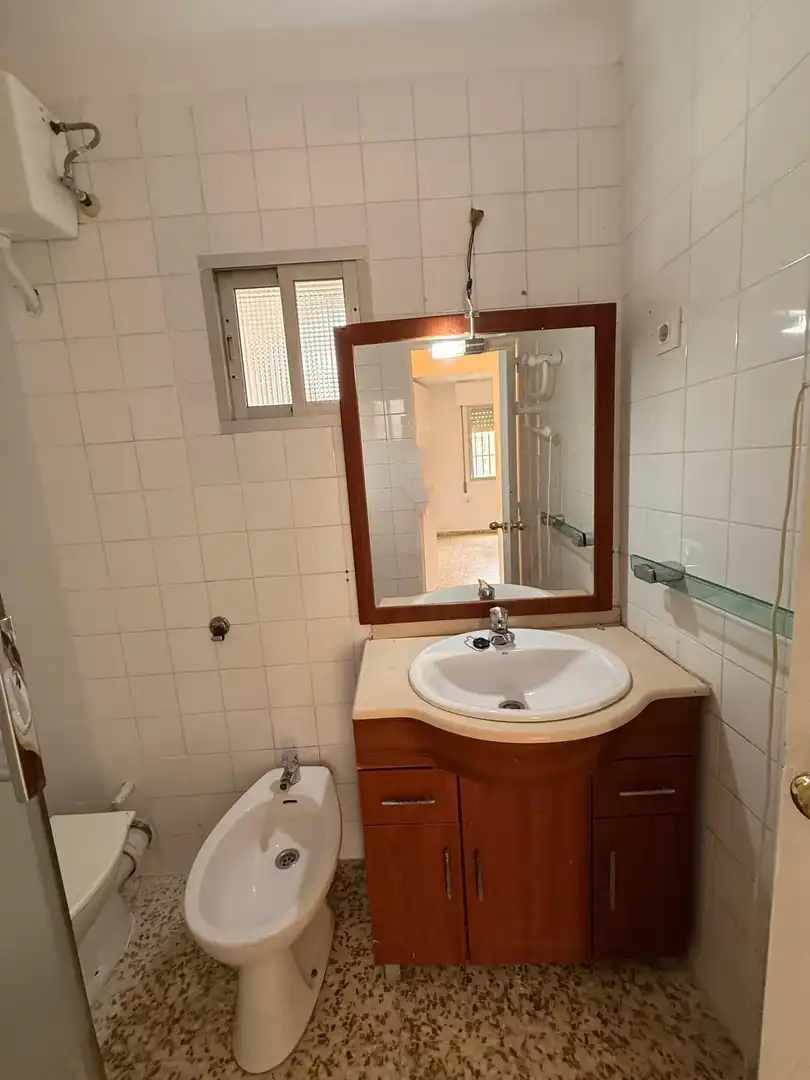Baño de Piso en venta en Algeciras con Balcón