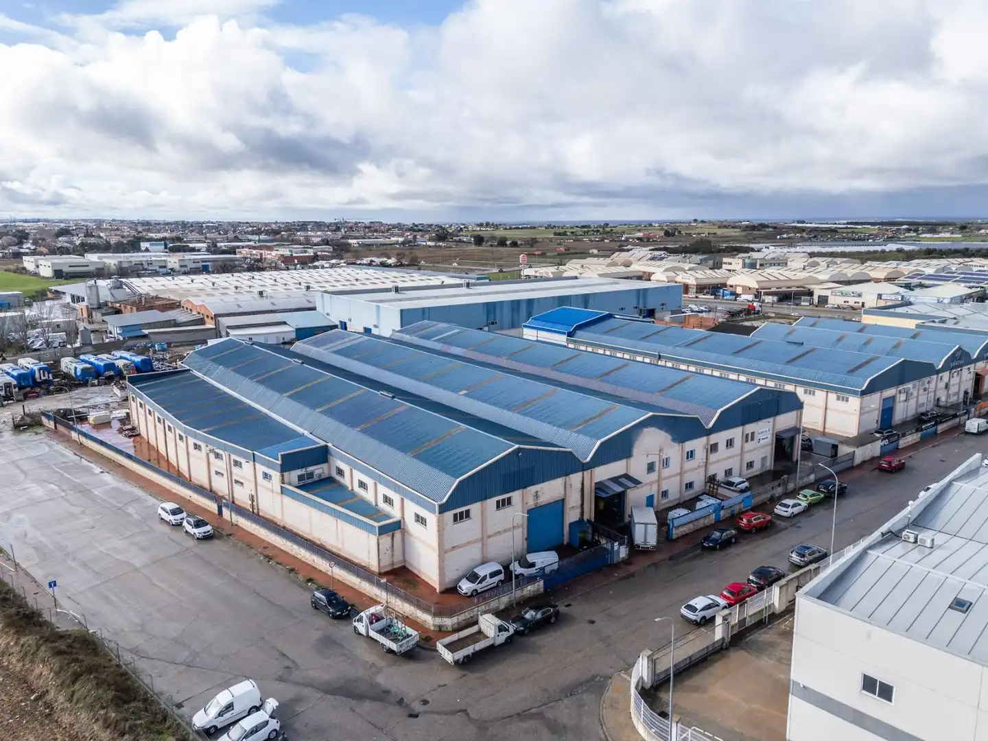 Vista exterior de Nave industrial en venta en Griñón