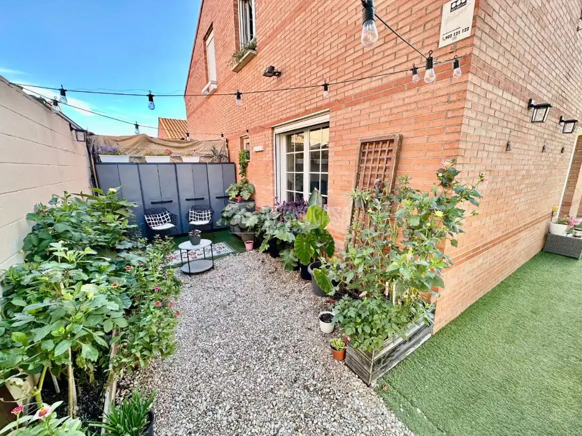 Terraza de Casa adosada en venta en Pioz con Calefacción, Jardín privado y Parquet