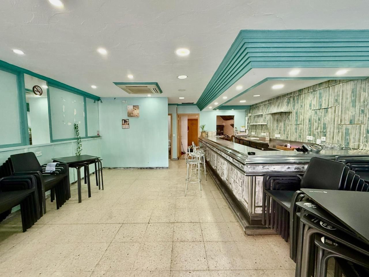 Premises for sale in Benidorm  with Air Conditioner and Furnished