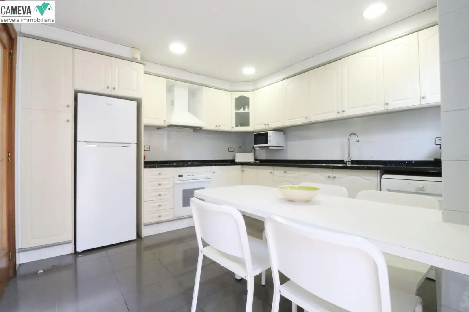 Cocina de Casa adosada en venta en Barberà del Vallès con Aire acondicionado, Calefacción y Terraza