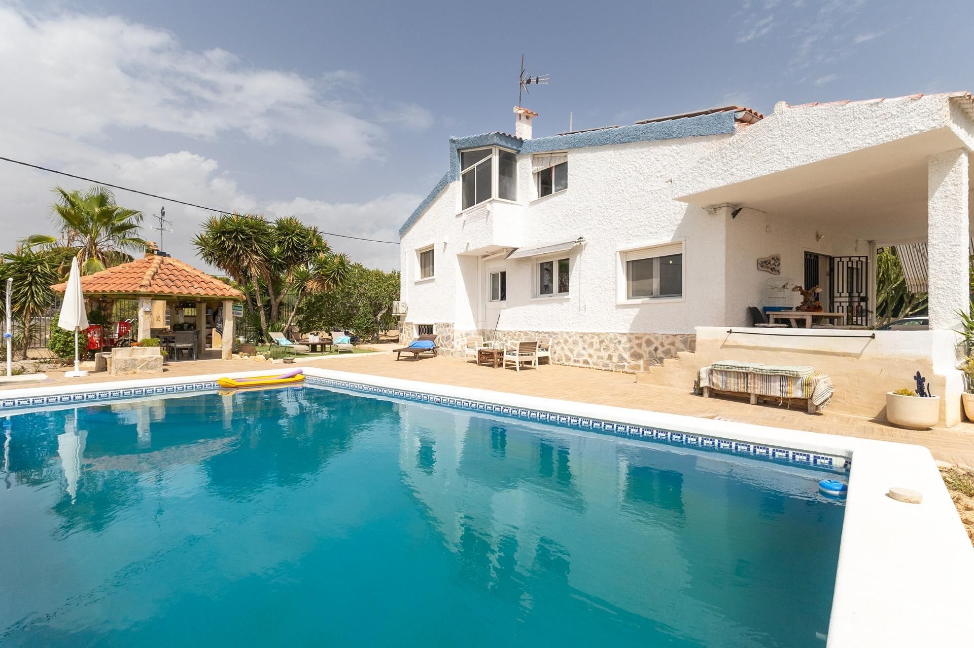 Piscina de Casa o chalet en venta en Alicante / Alacant con Aire acondicionado, Jardín privado y Terraza