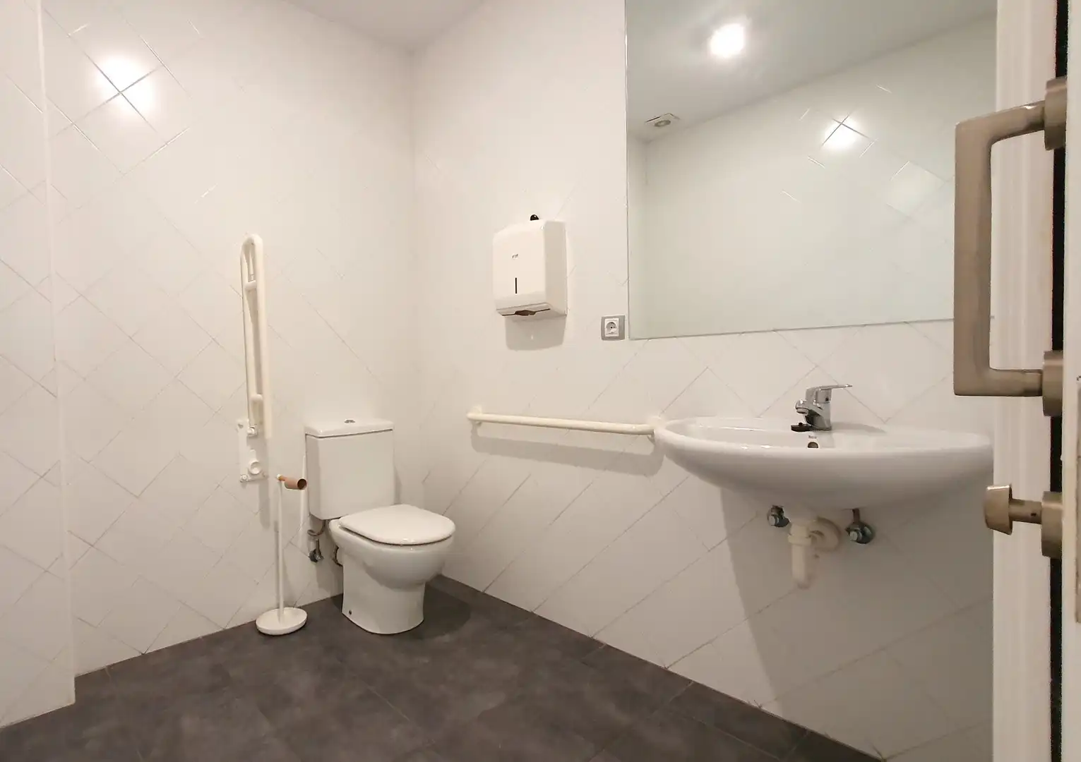 Business premises to rent in Centro - Mendibil - Santiago, imagen 25