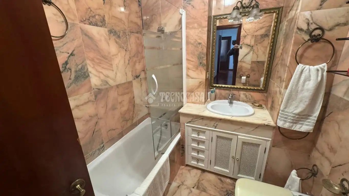 Baño de Piso en venta en Cádiz con Terraza