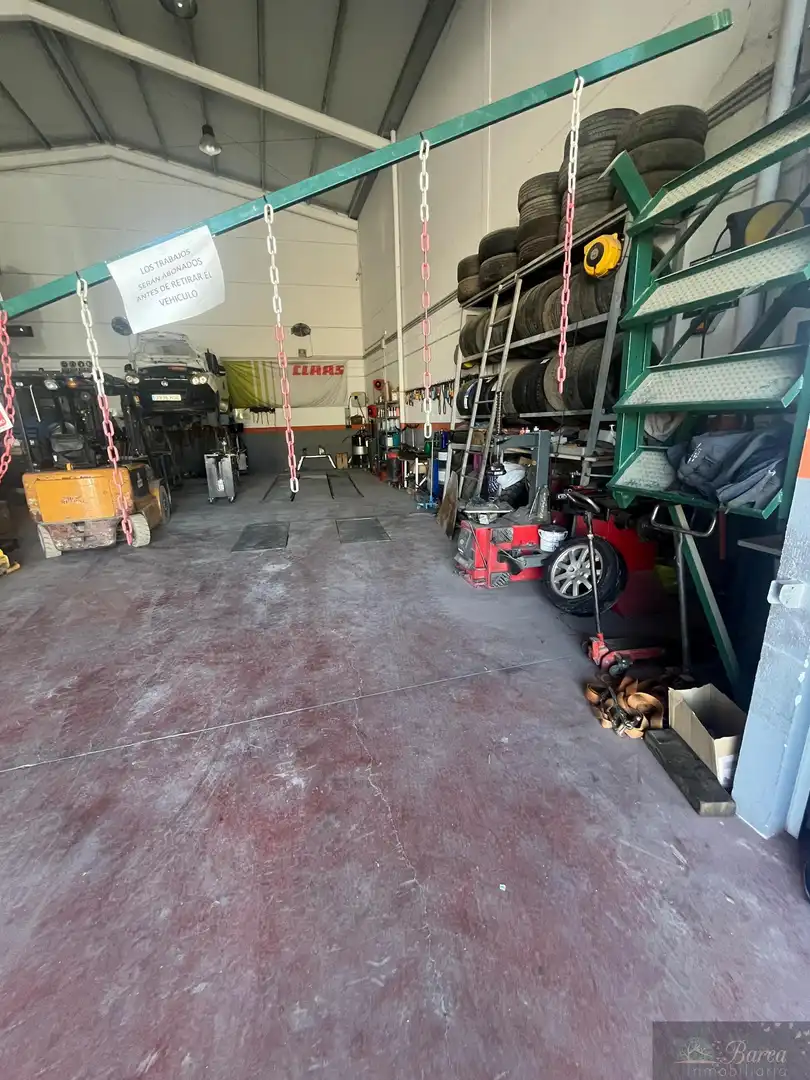 Aparcament de Nau industrial en venda en Iznájar