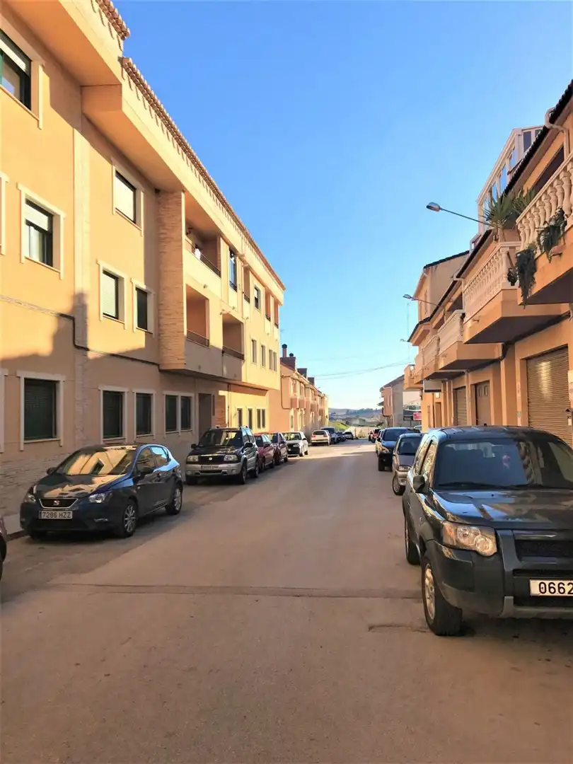 Vista exterior de Garatge en venda en Requena