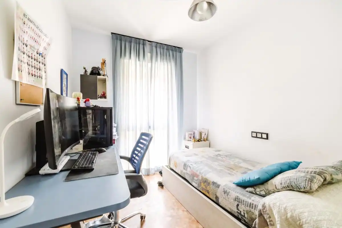 Habitación de Ático en venta en Málaga con Aire acondicionado, Calefacción y Jardín privado