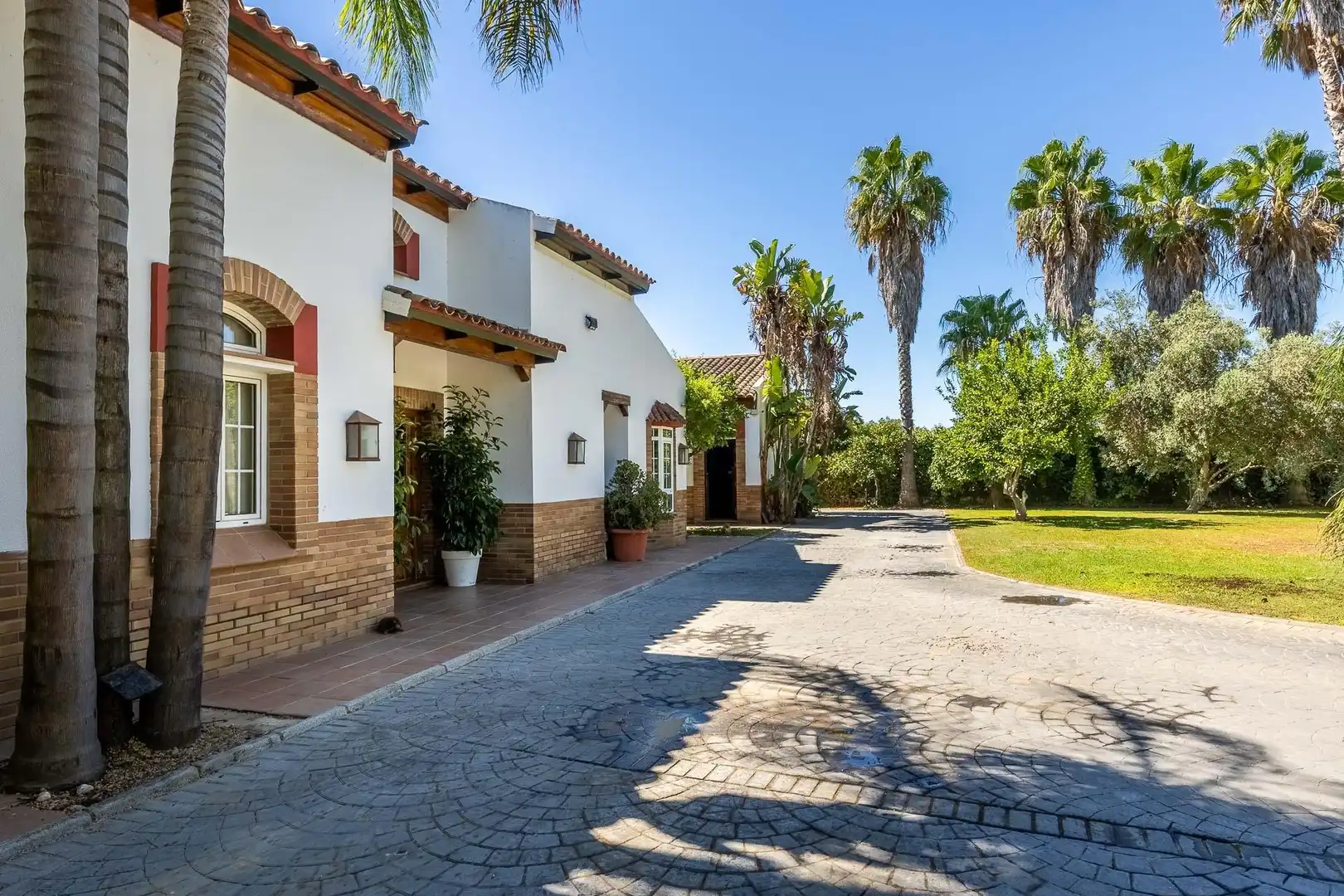 Exterior view of Houses for sale in Jerez de la Frontera  with Air Conditioner, Private garden and Terrace