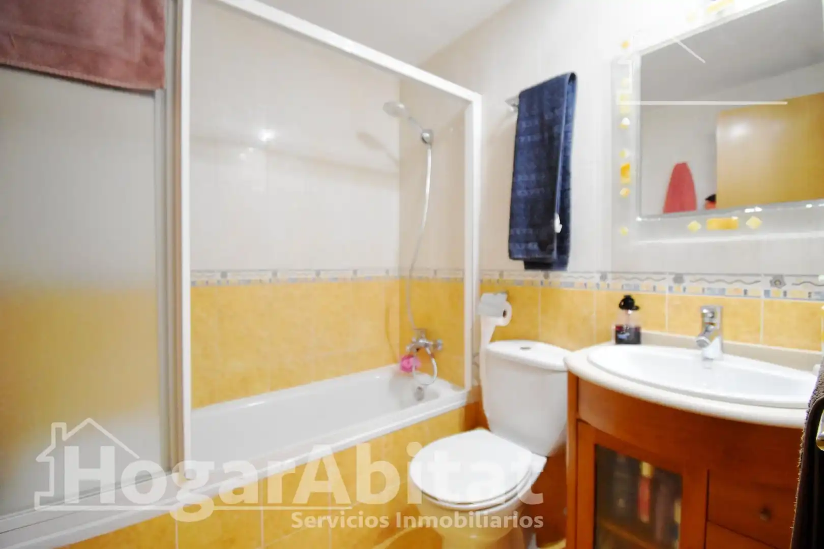 Badezimmer von Einfamilien-Reihenhaus zum Verkauf in Cullera mit Heizung, Terrasse und Abstellraum