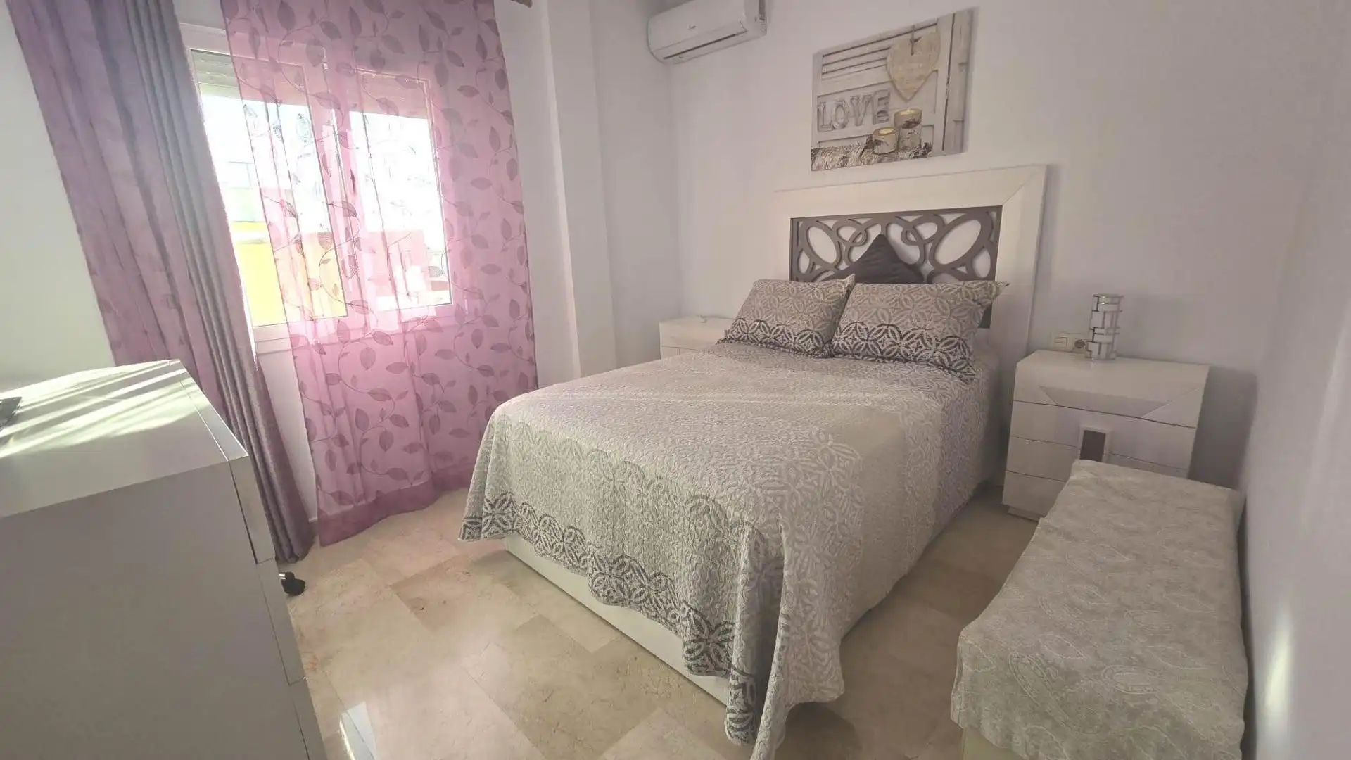 Habitación de Casa adosada en venta en Chiclana de la Frontera con Aire acondicionado, Calefacción y Trastero