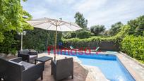 Swimming pool of Single-family semi-detached for sale in Villaviciosa de Odón  with Swimming Pool