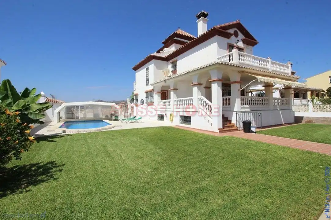 Villa mit Pool zum Verkauf in Torre del Mar