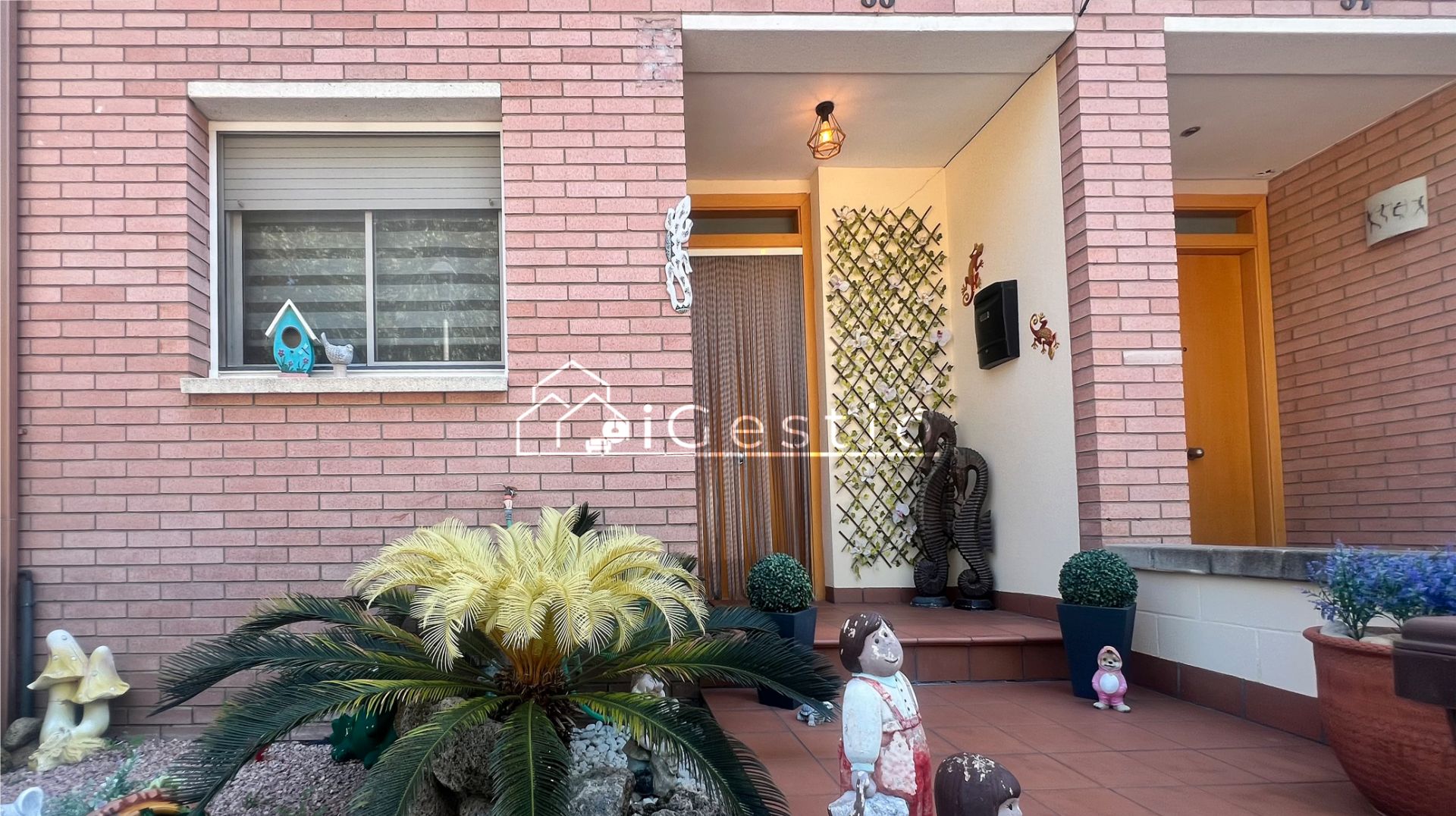 Vista exterior de Casa adosada en venta en Vallbona d'Anoia con Aire acondicionado, Terraza y Piscina