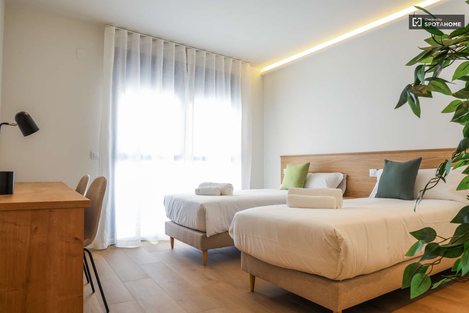 Bedroom of House or chalet to share in  Madrid Capital  with Air Conditioner and Terrace