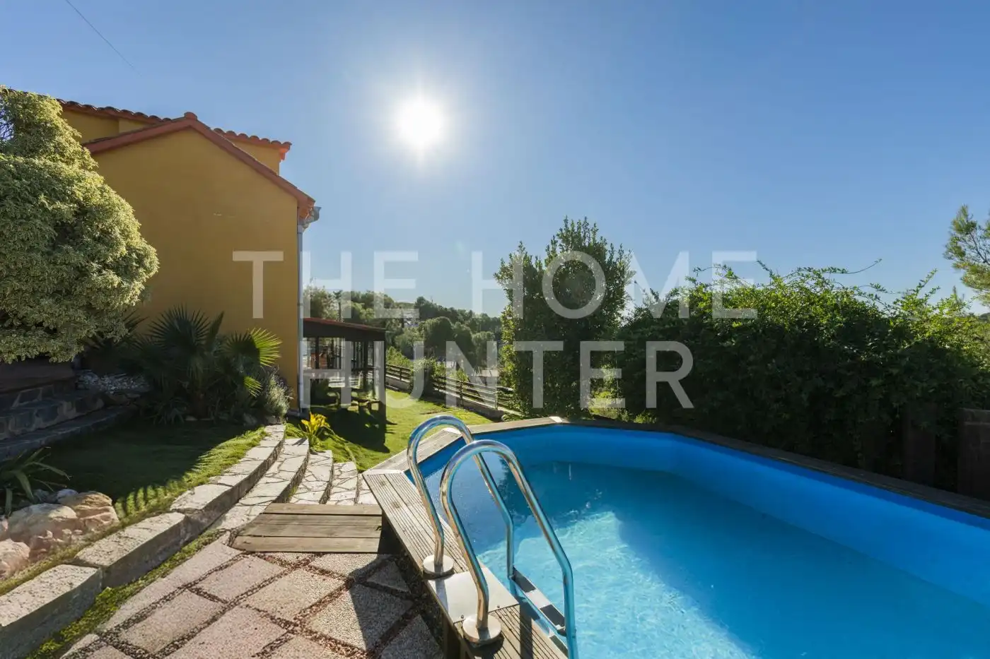 Casa amb terrassa en venda a CL VENUS DE (COLINES)