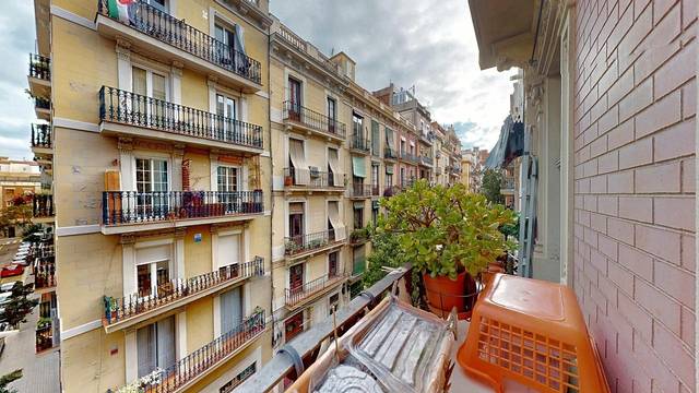 Piso en Venta en Calle CREU DELS MOLERS en El Poble Sec - Parc de Montjuïc