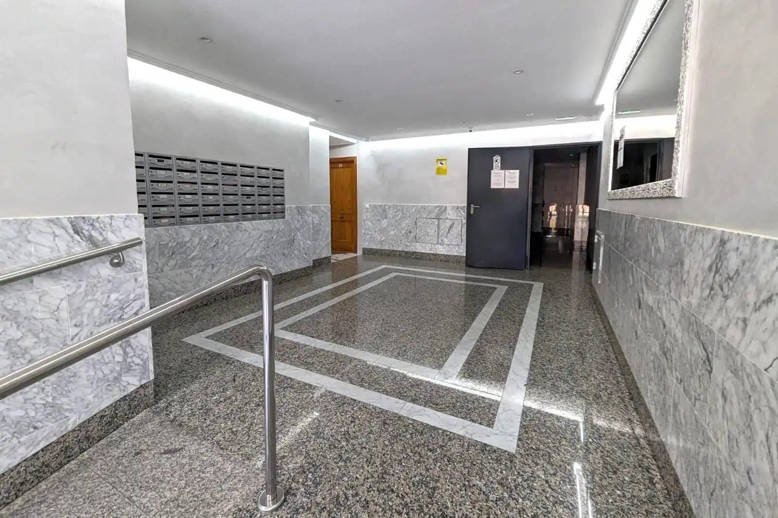 Apartamento con terraza en venta en Avenida Av. de Pinoso 12, imagen 22