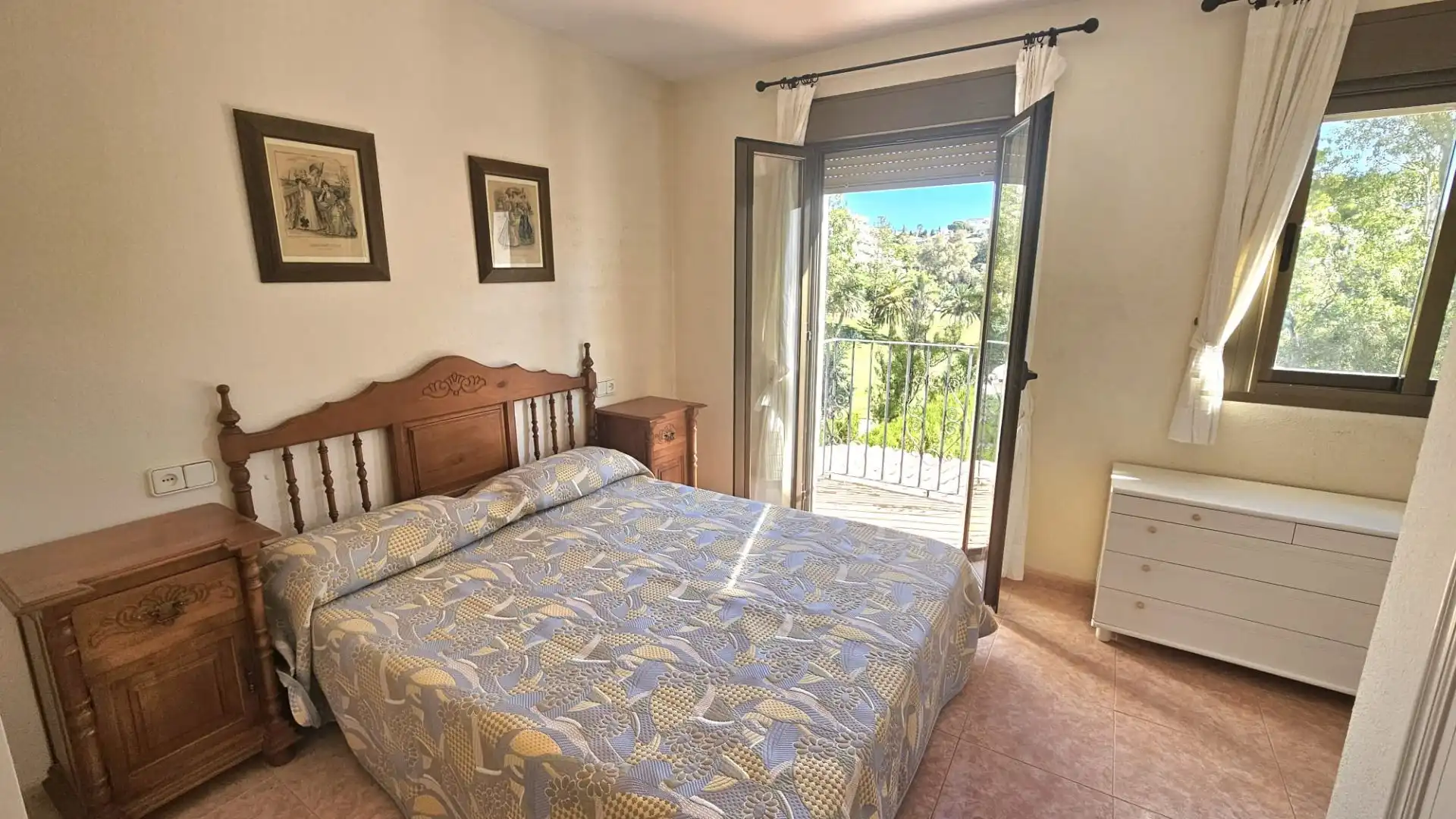 Dormitori de Casa adosada en venda en Benalmádena amb Terrassa, Moblat i Piscina comunitària