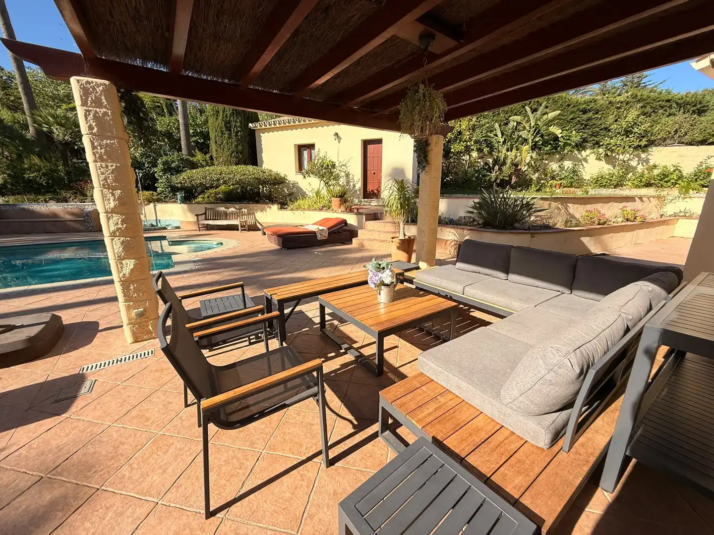 Terrassa de Casa o xalet en venda en Estepona amb Aire condicionat, Jardí privat i Terrassa