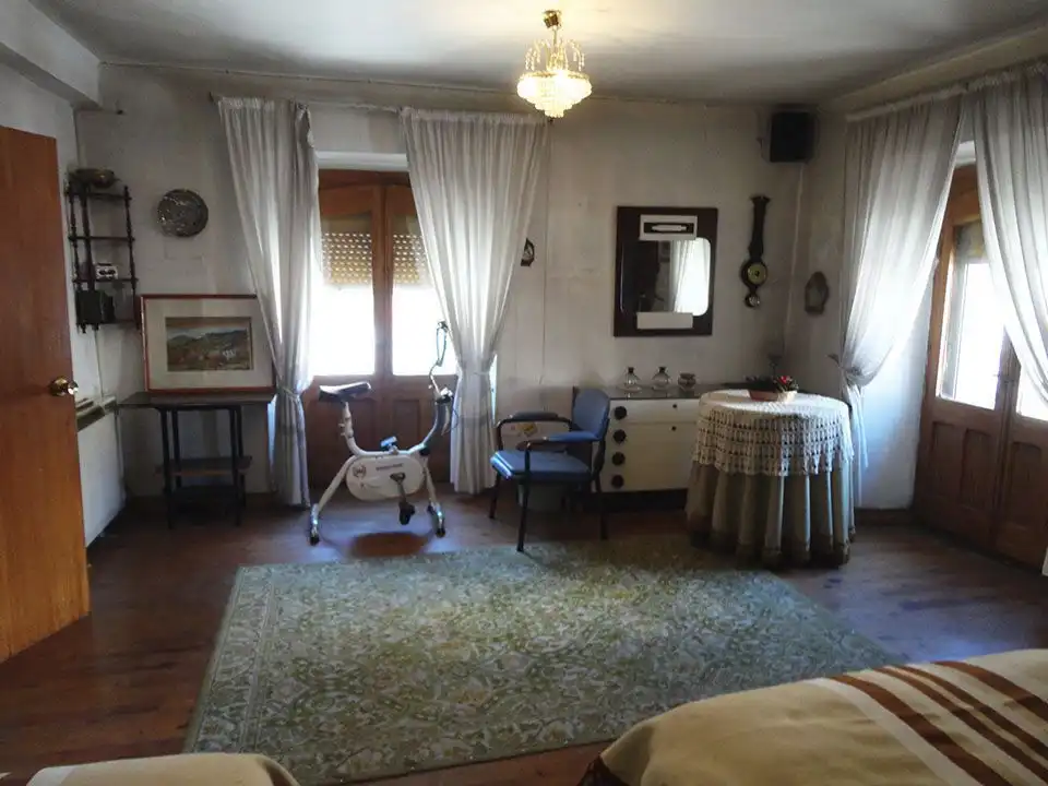 Habitación de Edificio en venta en Salas de los Infantes