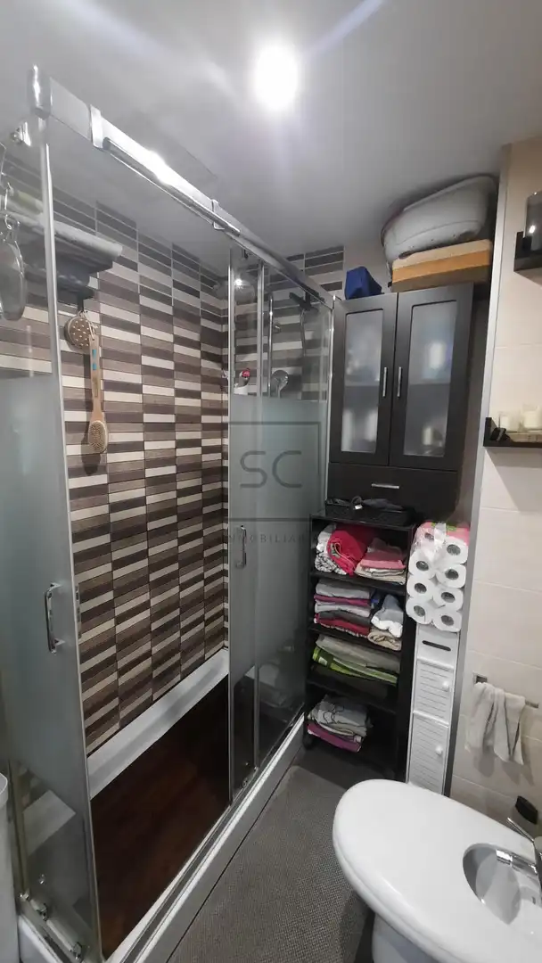 Badezimmer von Wohnung zum Verkauf in Ferrol mit Heizung und Abstellraum