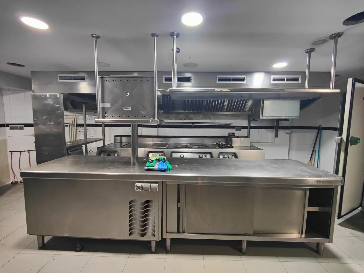 Kitchen of Commercial properties for rent in Vigo   with Air Conditioner