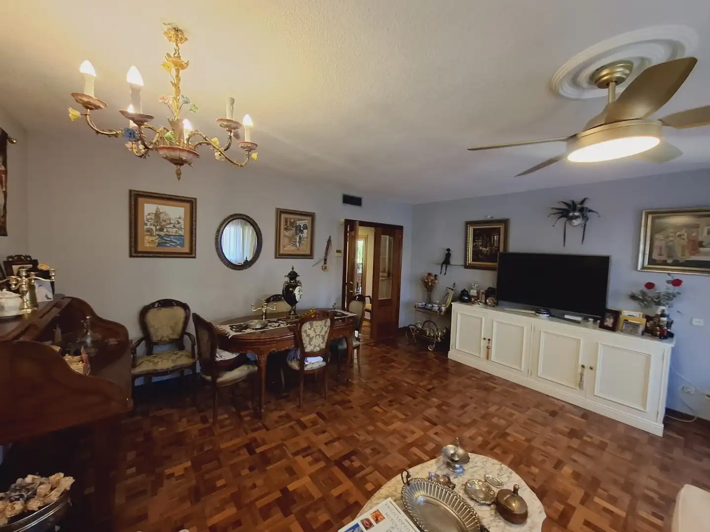 Sala de estar de Casa o chalet en venta en Villaviciosa de Odón con Aire acondicionado, Calefacción y Parquet