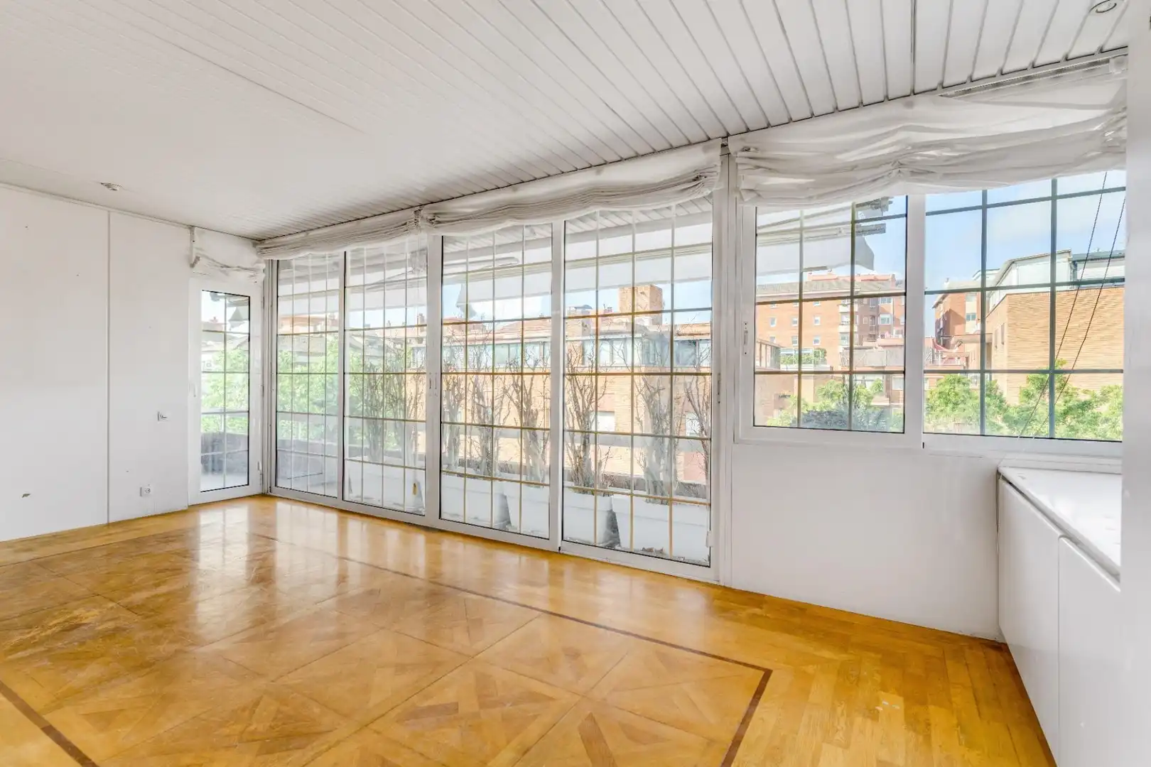 Esszimmer von Maisonette zum Verkauf in Barcelona mit Klimaanlage, Parkett und Terrasse