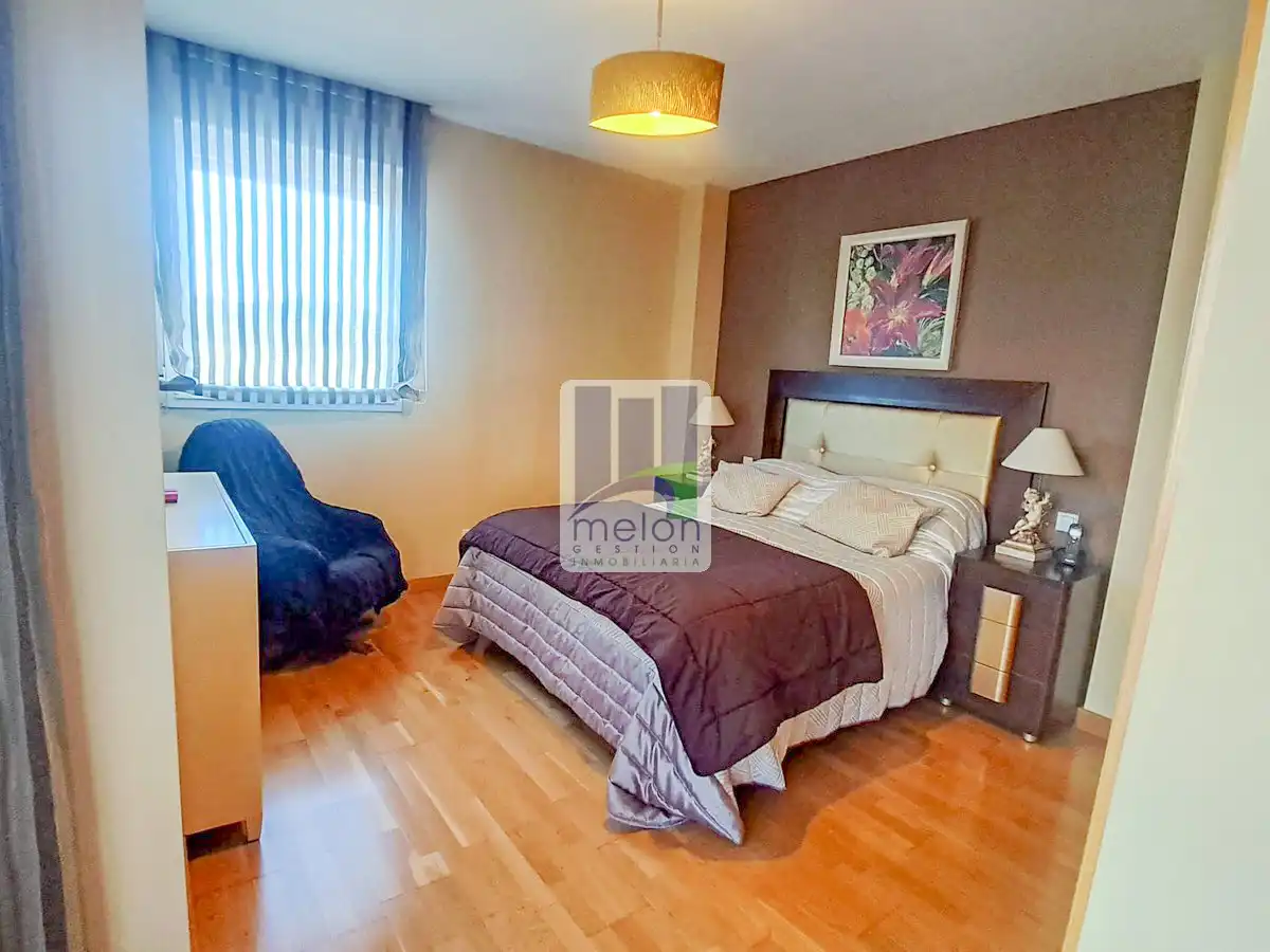 Dormitori de Casa o xalet en venda en Burgos