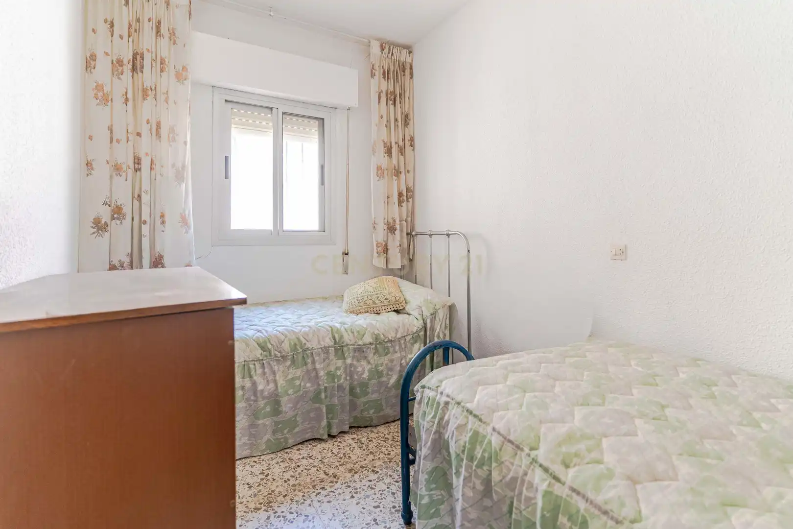 Habitación de Finca rústica en venta en Carataunas con Jardín privado, Trastero y Piscina