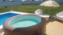 Piscina de Casa o xalet en venda en Chiclana de la Frontera amb Aire condicionat, Calefacció i Jardí privat