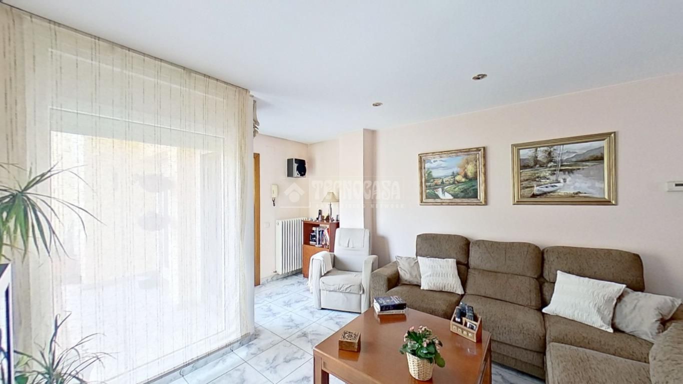 Living room of Single-family semi-detached for sale in Vic  with Air Conditioner, Heating and Terrace