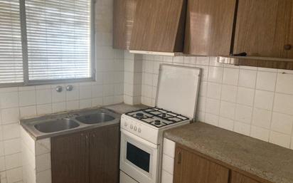 Kitchen of Flat for sale in Villena  with Oven and Washing machine