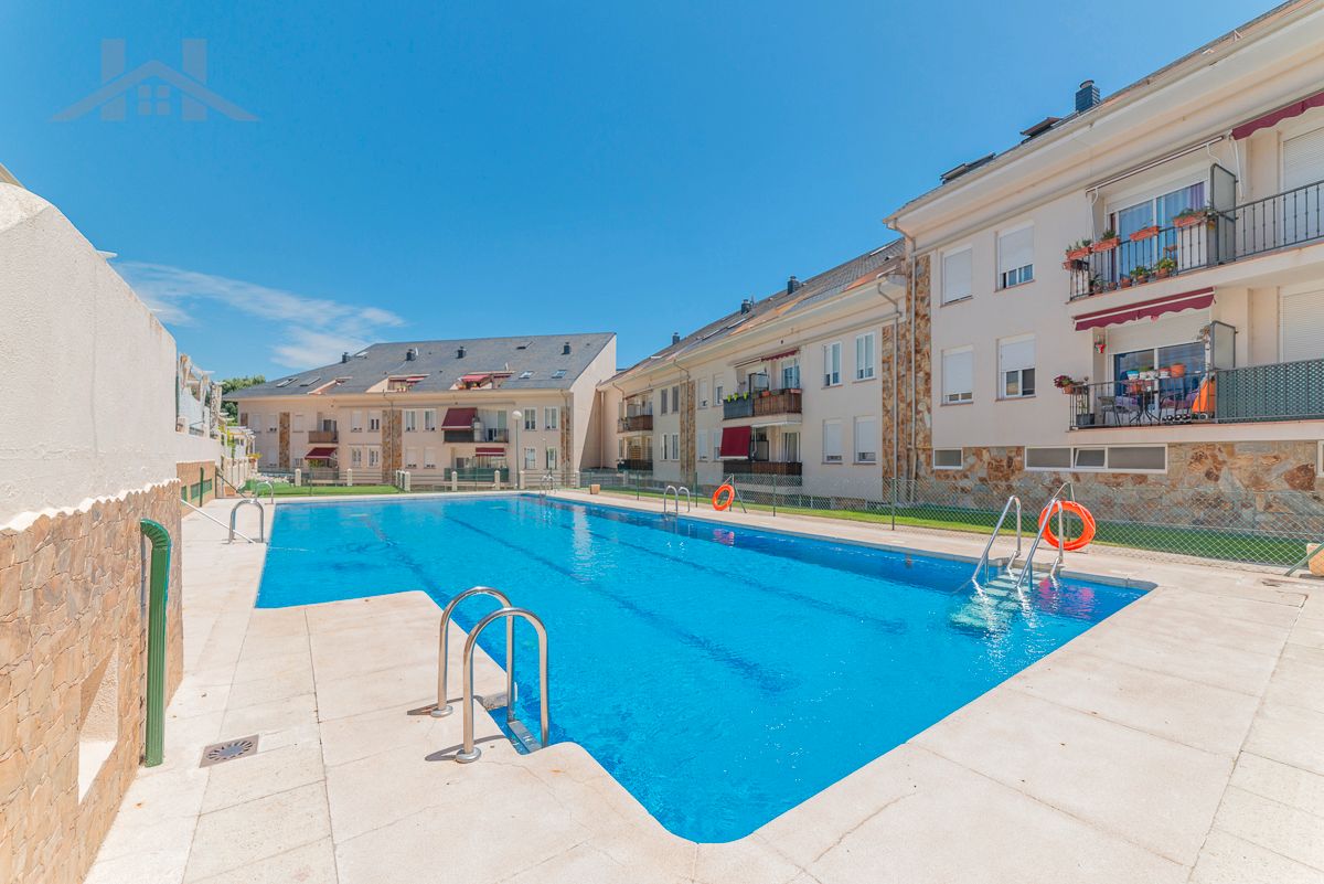 Piscina de Pis en venda en Alpedrete amb Calefacció i Piscina comunitària