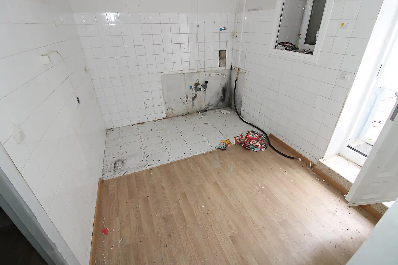 Cuina de Casa adosada en venda en Talamanca de Jarama amb Jardí privat, Parquet i Traster