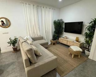 Sala d'estar de Apartament de lloguer en  Madrid Capital amb Aire condicionat