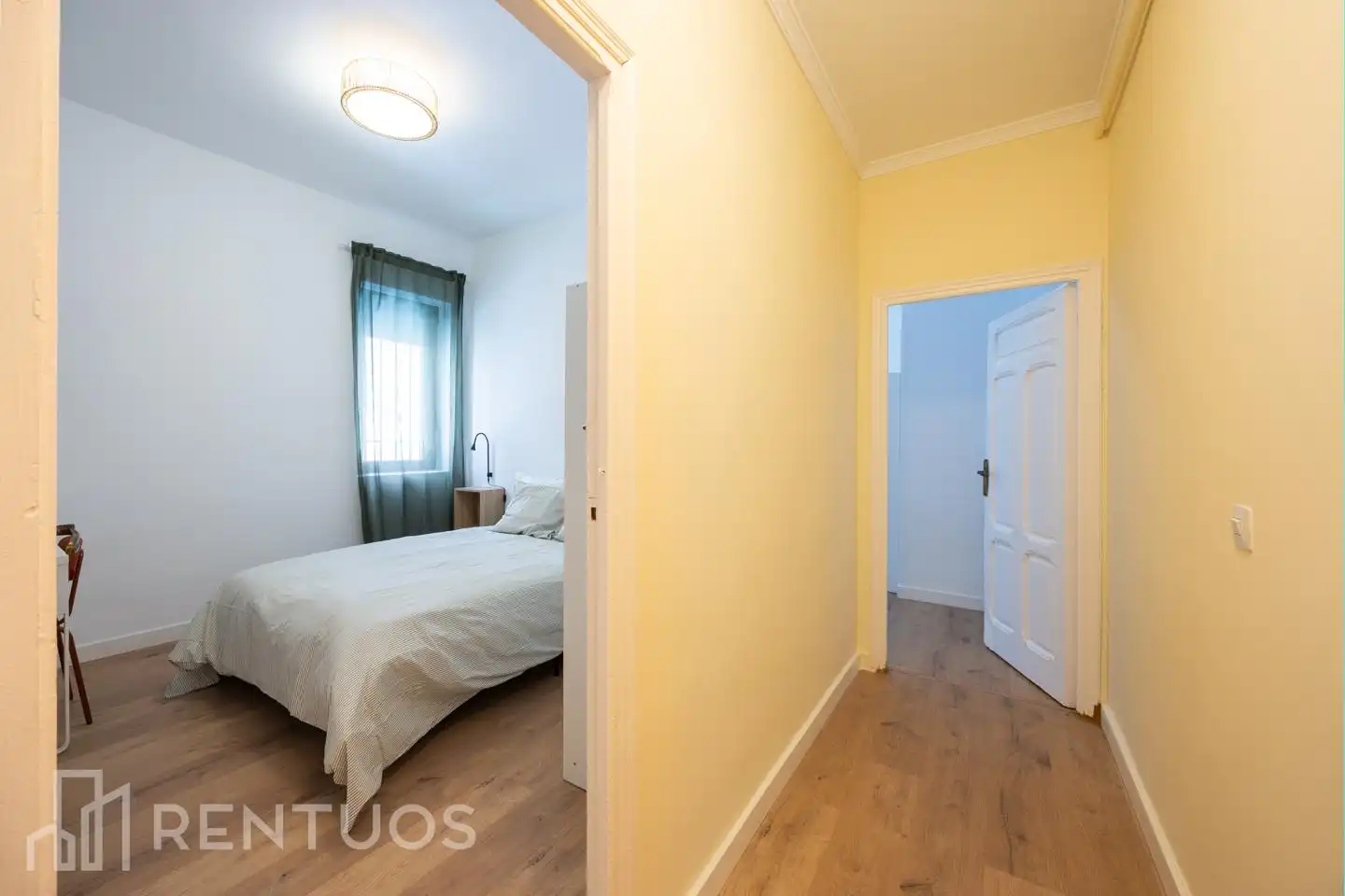 Schlafzimmer von Erdgeschoss zur Miete in Madrid mit Heizung, Parkett und Möbliert