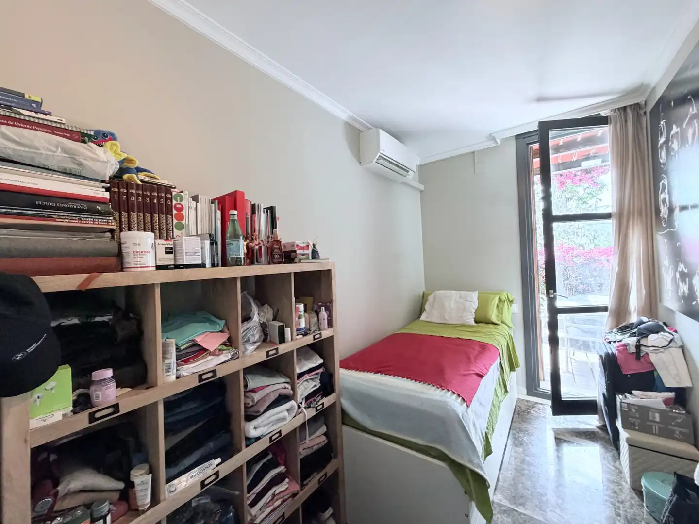 Schlafzimmer von Haus oder Chalet zum Verkauf in Castelldefels mit Klimaanlage, Heizung und Privatgarten
