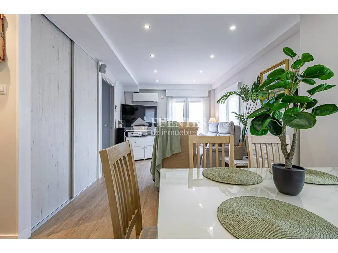 Habitación de Piso en venta en Alicante / Alacant con Aire acondicionado, Calefacción y Terraza