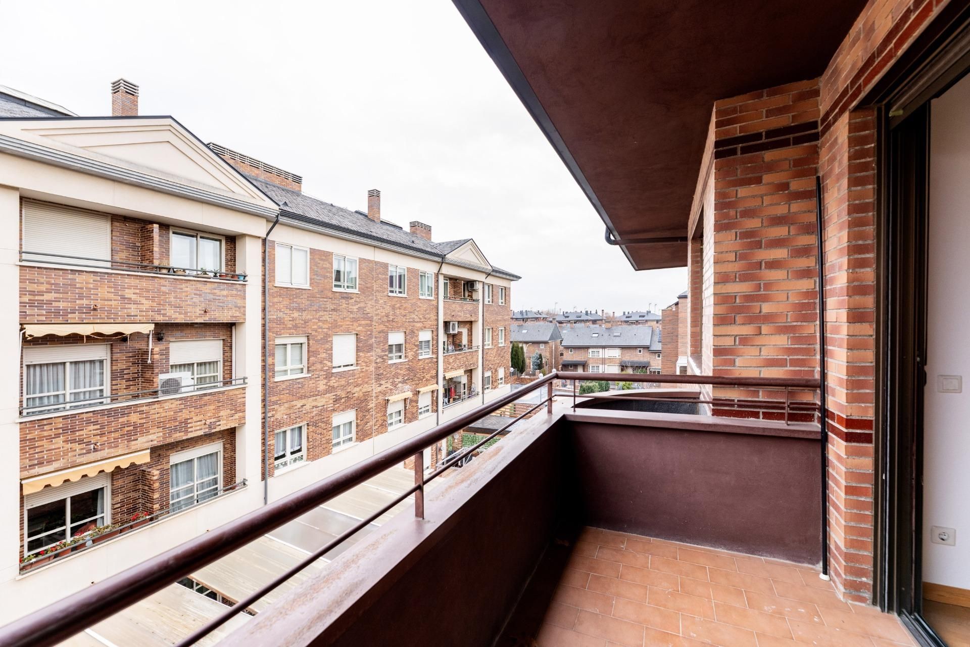 Balcony of Duplex to rent in Boadilla del Monte  with Heating, Private garden and Parquet flooring