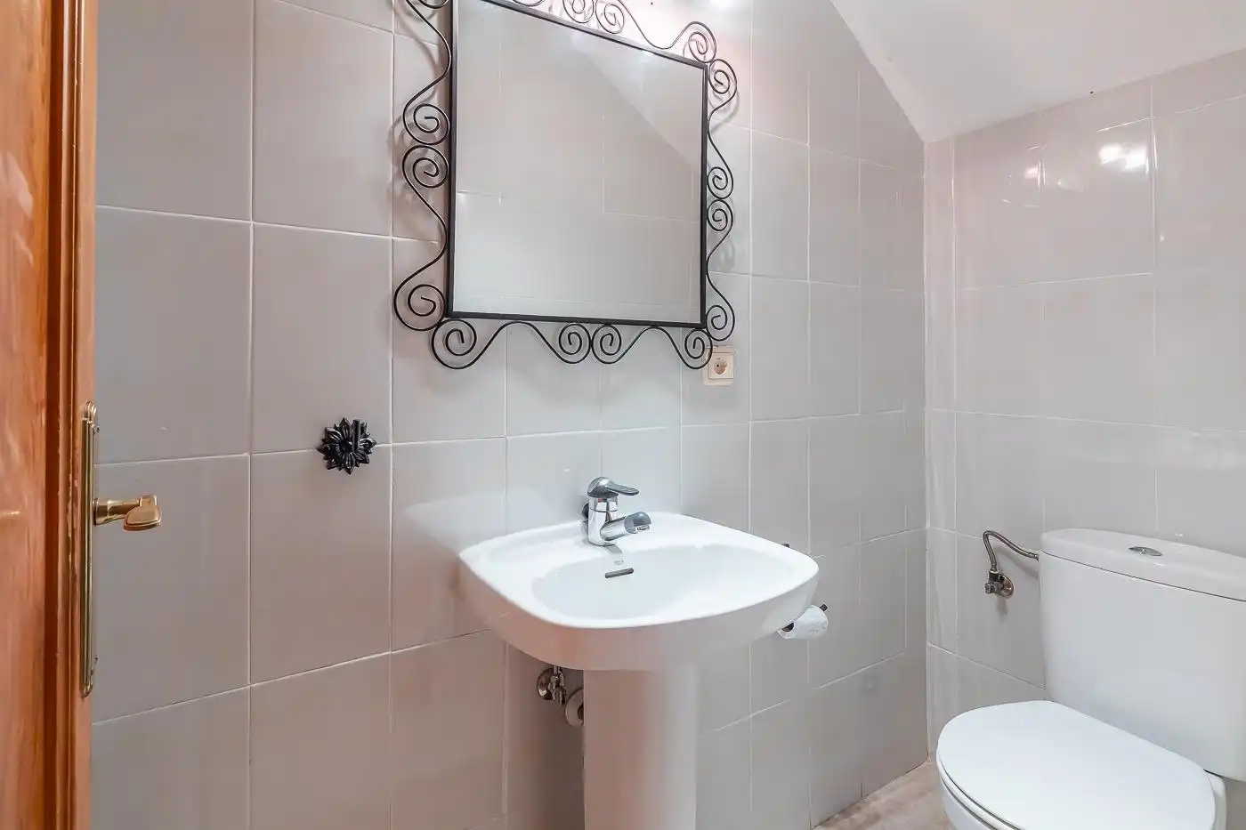 Baño de Casa adosada en venta en Galapagar con Calefacción, Jardín privado y Terraza