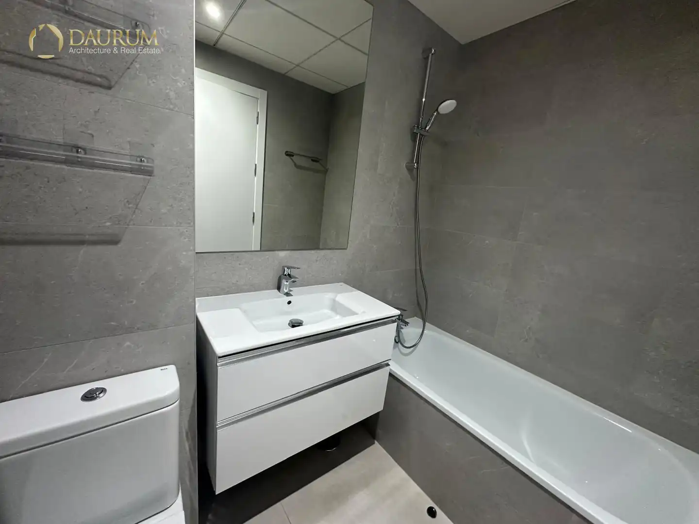 Baño de Piso en venta en Mairena del Aljarafe con Aire acondicionado, Calefacción y Terraza