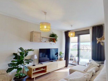 Sala d'estar de Àtic en venda en La Pobla de Vallbona amb Aire condicionat, Terrassa i Piscina