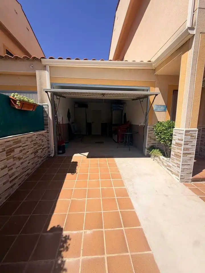 Casa adosada en venda en Zarza de Tajo amb Calefacció, Jardí privat i Piscina