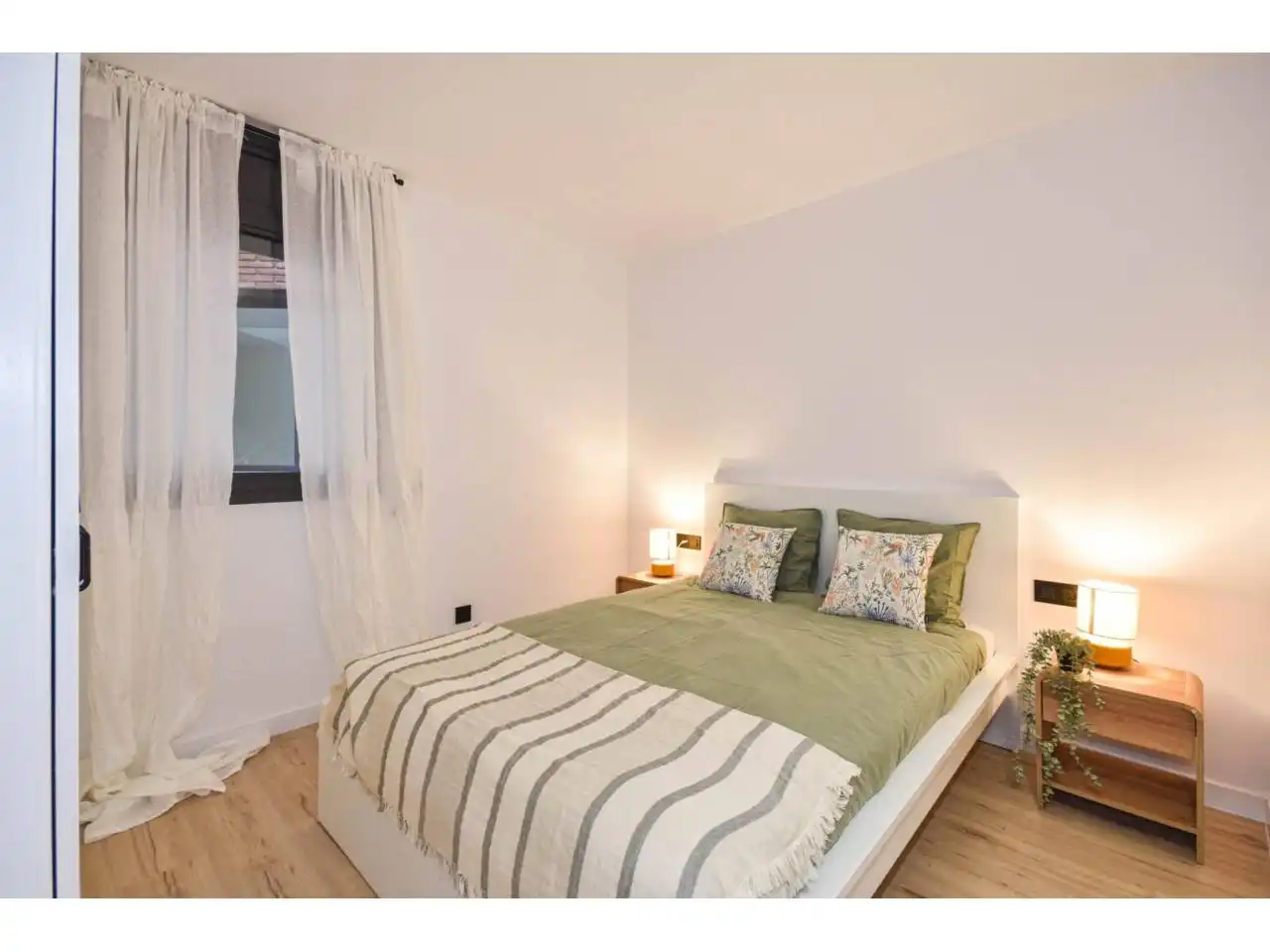 Habitación de Piso en venta en Barcelona con Calefacción, Parquet y Balcón