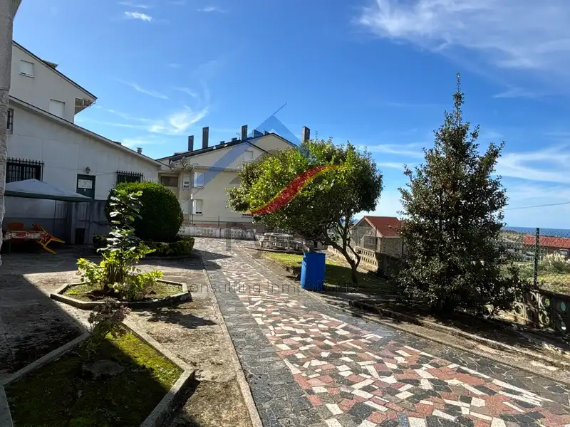 Vista exterior de Casa o xalet en venda en Piélagos amb Calefacció, Jardí privat i Parquet