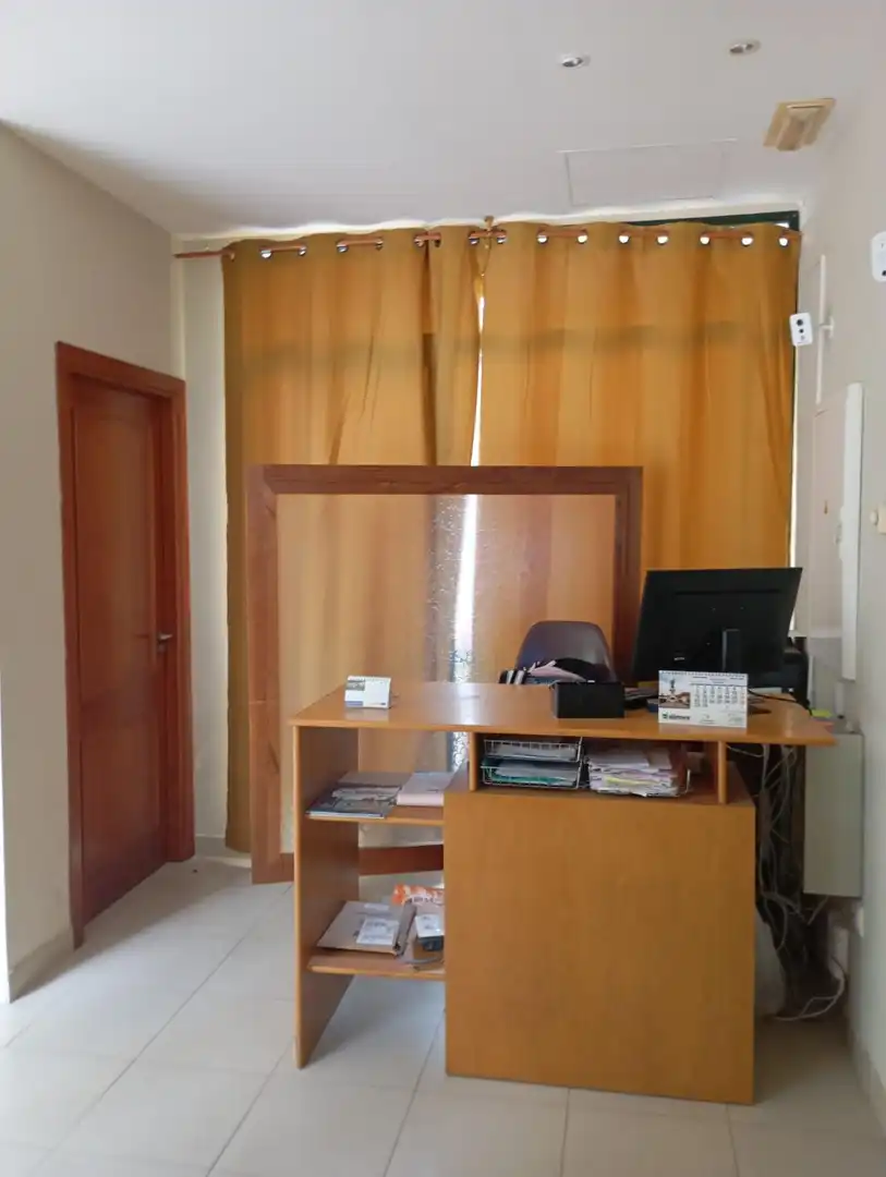 Edificio en venta en Baños de Montemayor