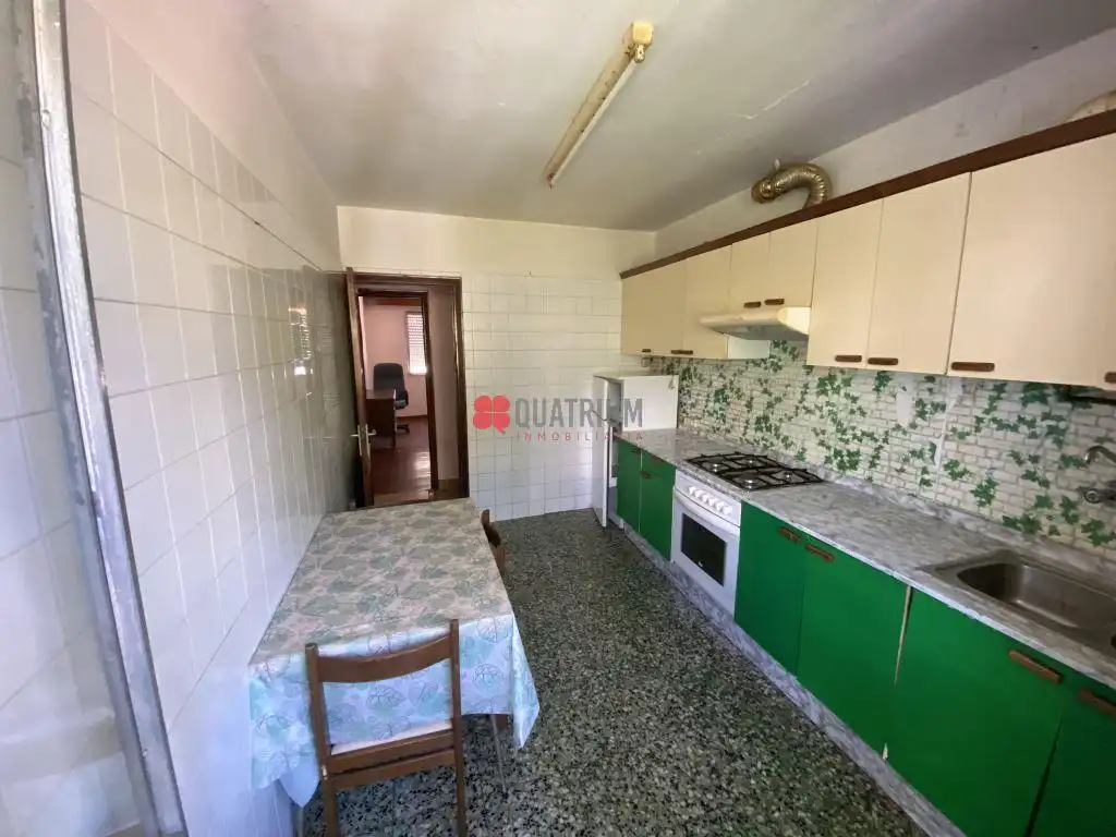 Küche von Wohnung zum Verkauf in Santiago de Compostela  mit Terrasse und Balkon