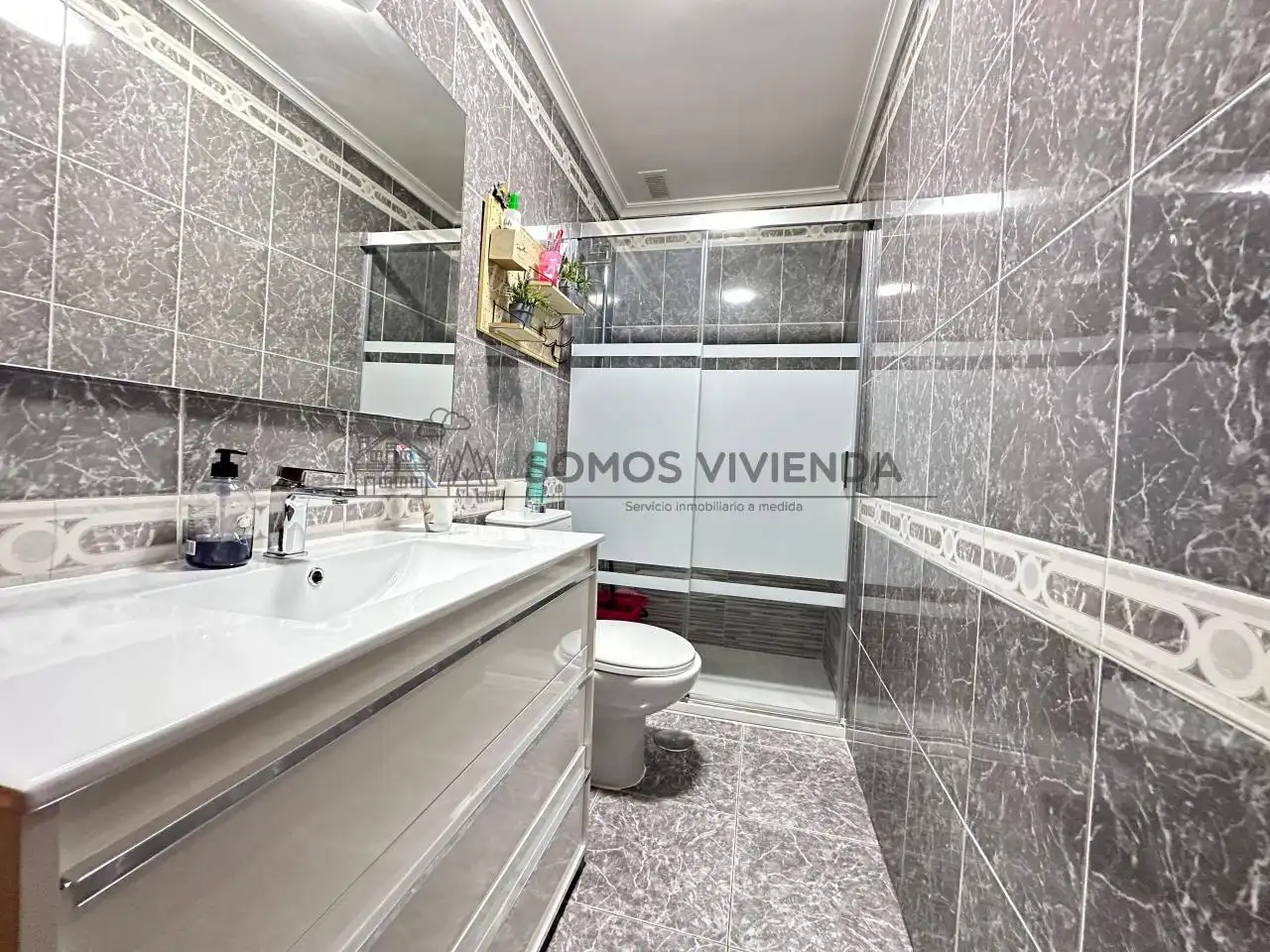 Badezimmer von Einfamilien-Reihenhaus zum Verkauf in Barbadás mit Heizung, Privatgarten und Terrasse
